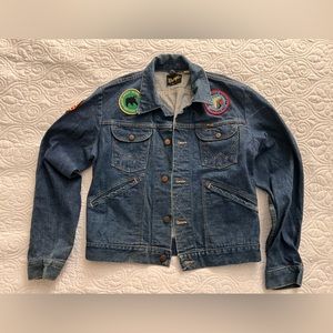 Vintage Wrangler black label, lasso tag. Fits M-L